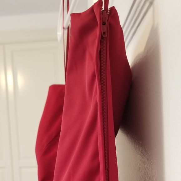 Red Dress - Picture 3 of 4